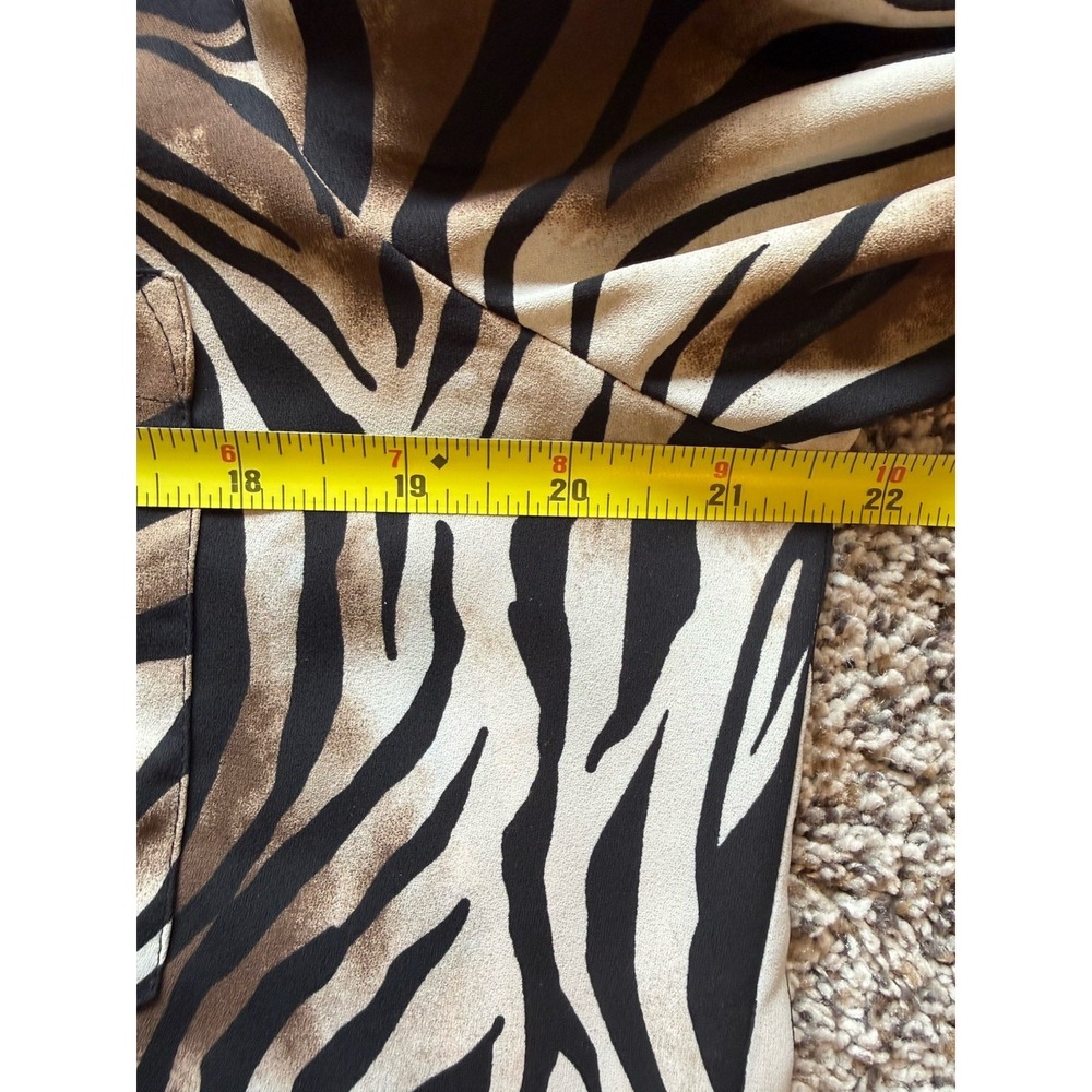 Chico's Womens Blouse Sz 2 US L Animal Print Button-Up Tie-Front Roll Tab Sleeve - Picture 5 of 8
